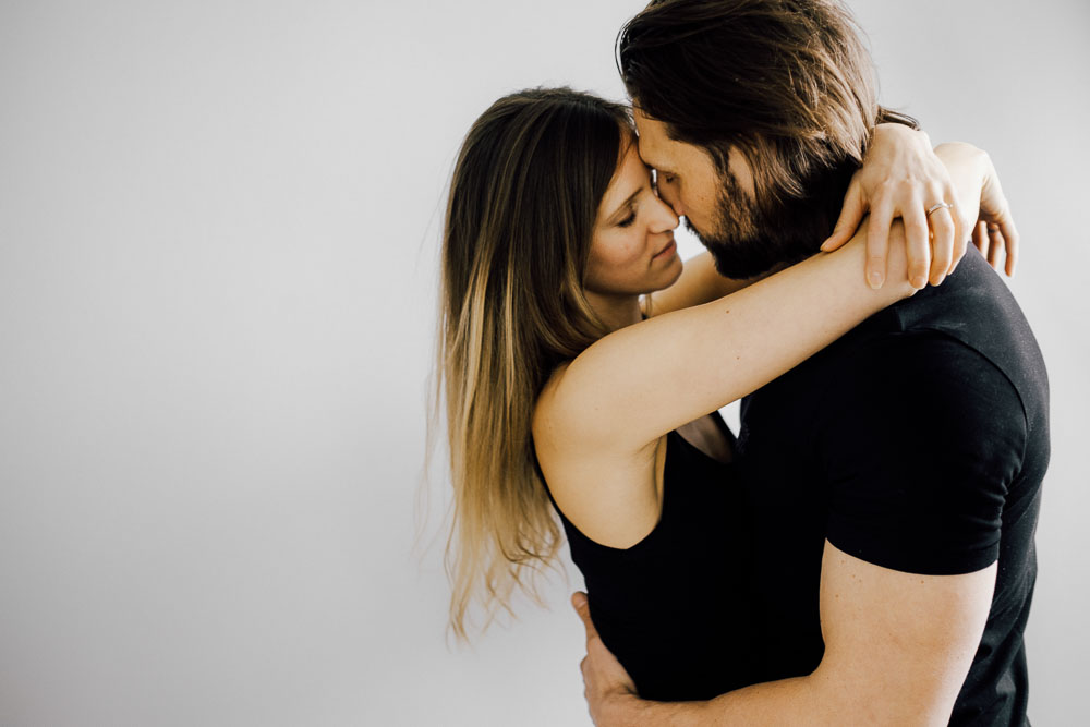Paar-Portrait, Herford, Engagement, Liebesgeschichte, Love, Session, Portraitshooting, Karti, Fotografie, Film, Bad Oeynhausen, Karti Fotografie, Lovestory, Liebesgeschichte, Homestory, Verlobungsportrait, Verlobungs-Portrait, Bielefeld